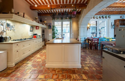 Grillon Villa | Mas Loisonville: 32 Guests, Private Pool, Weddings, Seminars & Family Holidays