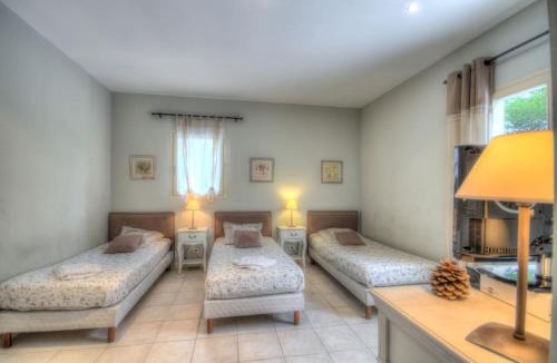 Eygalieres Villa | Mas Santoline