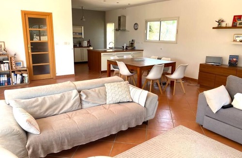 Ceyreste Villa | Mediterranean Villa 3 bedrooms 2 bathrooms, swimming pool and garden
