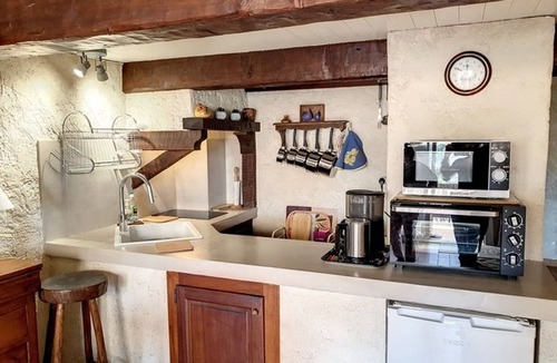 La Faviere Apartment | Mezzanine Studio Near Beach in La Favière, Bormes Les Mimosas - Parking Included