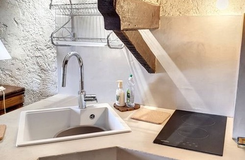 La Faviere Apartment | Mezzanine Studio Near Beach in La Favière, Bormes Les Mimosas - Parking Included