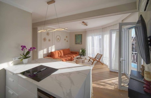 Carnot Apartment | Mimosa 2BR 2Bath Parking - Walk to Palais & Beach