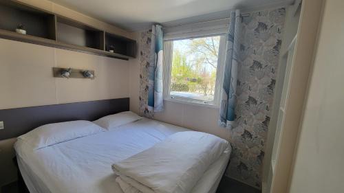 Cadenet Other | Mobil-home climatisé proche lac camping 4 étoiles piscine chauffée