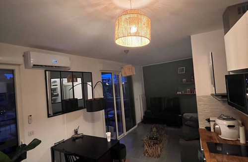 La Lironde Apartment | Modern apartment in Montpellier, popular area near the Lez, beaches, 2 people