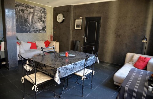 Liberation Apartment | Modern & city, tramway