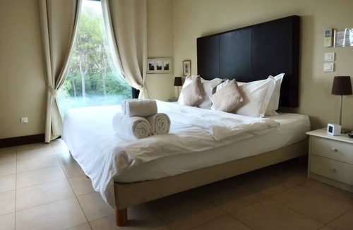Les Maillans Villa | Modern family friendly villa - heated salt pool, jacuzzi - close to Valbonne