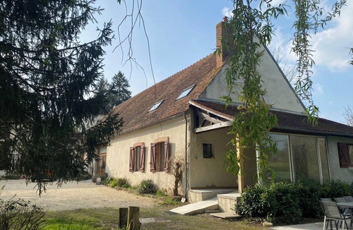 Cusset House | Modern gîte in the heart of Château de Champagnat
