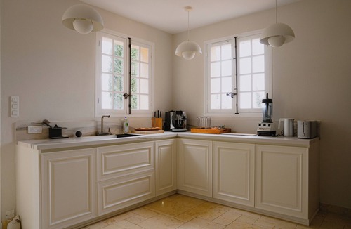 Grasse Villa | Modern Provençal Villa “Les Roches” – Sleeps 6