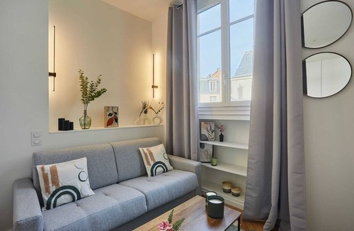 Quartier de la Plaine-de-Monceaux Apartment | Modern Studio Arc de Triomphe Monceau