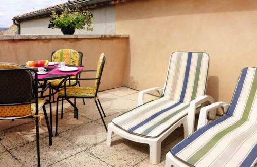 Bonnieux Apartment | Morard - Bonnieux Appt Les Ocres by Interhome