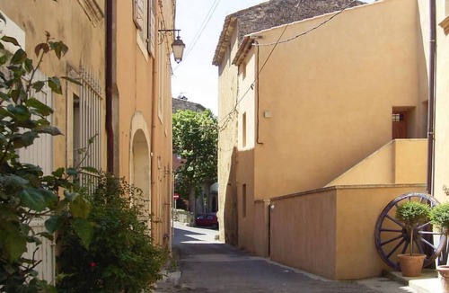 Bonnieux Apartment | Morard - Bonnieux Appt Les Ocres by Interhome