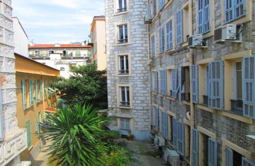 Jean-Medecin House | Motel ∙ 8 guests