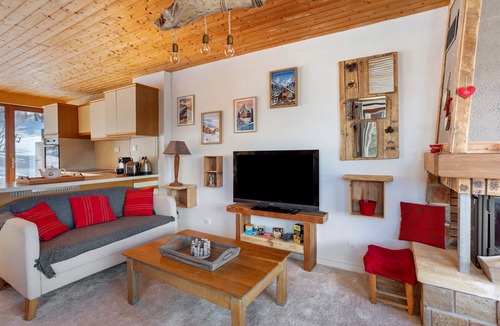 Puy-Saint-Vincent Apartment | Mountain Chalet Apartment (6 Guests)