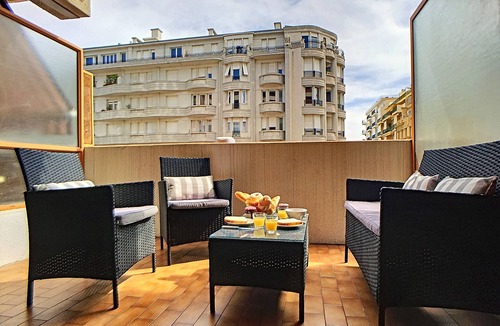 Les Baumettes Apartment | N&J - CARDELINE TERRASSE - Very close sea