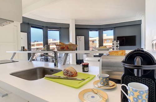 Les Baumettes Apartment | N&J - LES AIGLES - Very close sea - Top floor