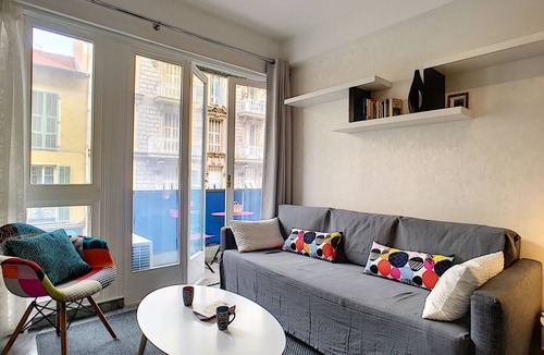 Nice City Centre Apartment | N&J - NEVADA SUITE - Central - By sea