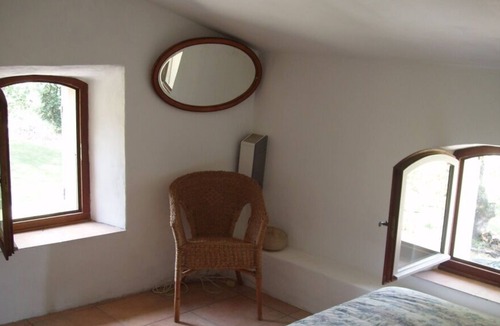 Entrechaux House | Nature and serenity