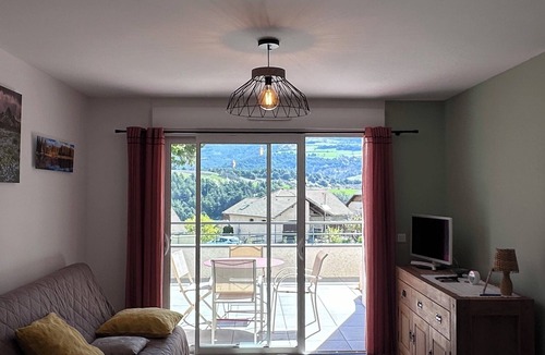 Embrun Apartment | NEW 2 person apartment Embrun in quiet residence