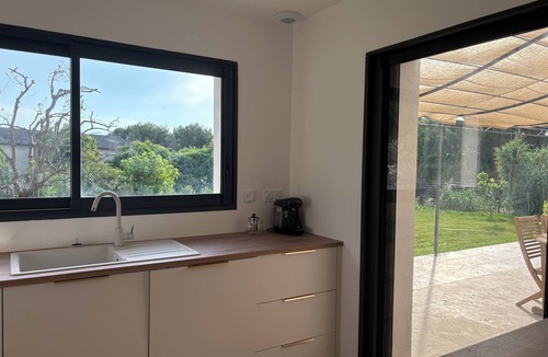 Sablet House | NEW 2026:COMFORTABLE AIR-CONDITIONED HOUSE, PRIVATE POOL, CLOSE TO THE VILLAGE