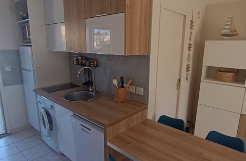 Valras-Plage Cabin | New - Air-conditioned vacation home - Swimming pool, near beach and shops