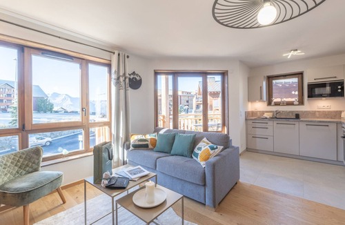 Eclose-Est Apartment | New apartment with balcony and direct ski access, 3 bedrooms, Alpe d'Huez