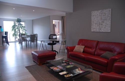 Chateauroux Apartment | New, comfortable and quiet 4* gîte with terrace in the heart of Châteauroux