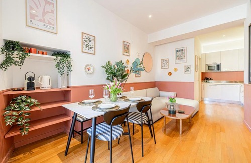 Carre d'Or Apartment | New! Remodeled Appartement in the Heart of Nice, Beach 3 min, 2BR, AC, Elevator, Amazing little terrace, Best Location!
