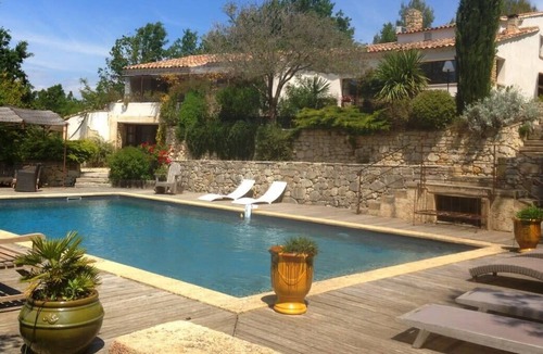 Rognes Villa | New. Villa with view in the middle of nature