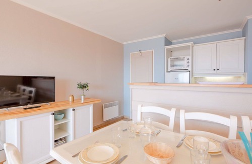 Les Issambres Apartment | Nice apartment for 6 guests with pool, A/C, WIFI, TV, terrace and pets allowed