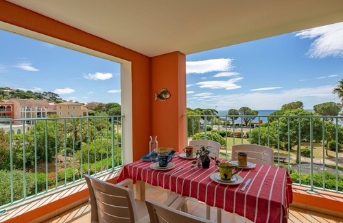 Les Issambres Apartment | Nice apartment for 6 guests with pool, A/C, WIFI, TV, terrace and pets allowed
