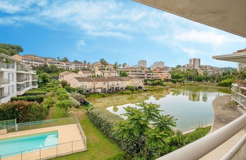 Le Cannet Apartment | Nice apartment for 6 guests with A/C, WIFI, pool, TV and terrace