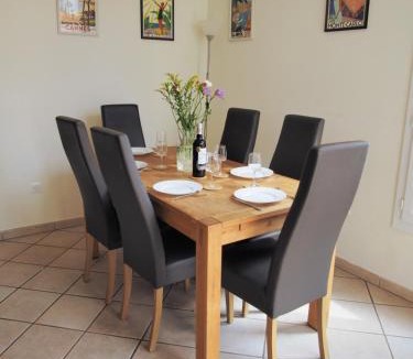 Nice City Centre Apartment | Nice Centre - Apartment with balcony and stunning sea view!