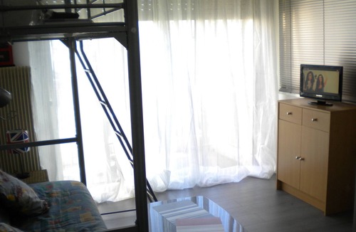 Liberation Apartment | NICE - LARGE BRIGHT Studio, CROSSING with Independent Kitchen City Center