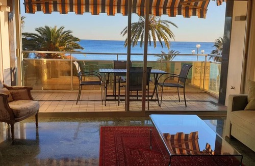 Carre d'Or Apartment | nice view Facing the sea . free parking