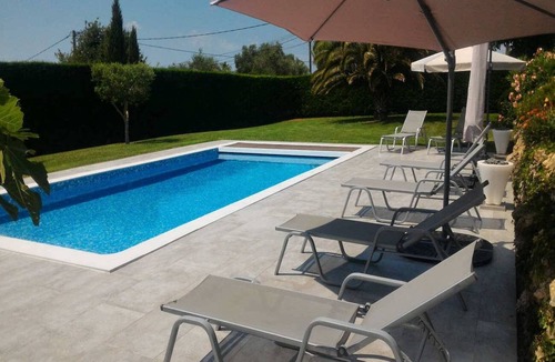 Bagnols-en-Foret House | Nice villa for 8 people in Bagnols-en-Forêt, Var, heated pool.