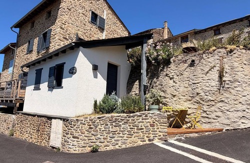 Real House | Odeillo Lodge | Lake View | Luxury | Sleeps 8 | Les Angles