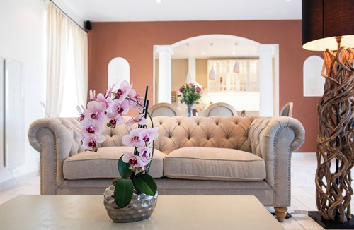Coussac-Bonneval House | Old forge with enclosed garden.