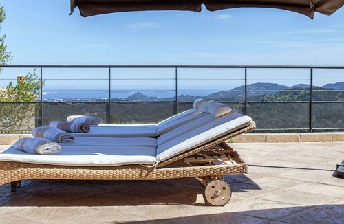 Les Adrets-de-l'Esterel Villa | Opulent Villa in Les Adrets-de-l'Estérel With Swimming Pool