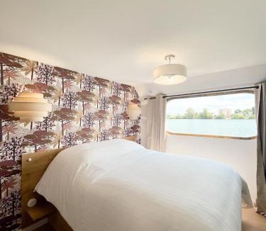 Tain-l'Hermitage Apartment | Péniche Hisseo Tain-l'Hermitage Vue Rhône, Clim, Terrasse