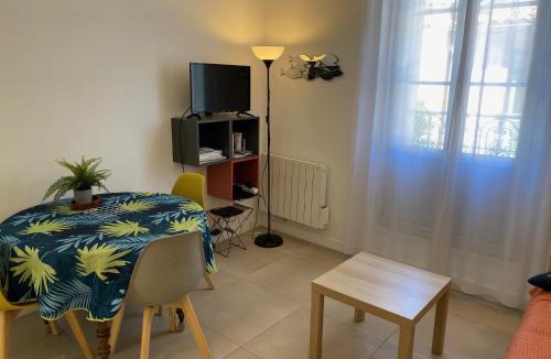 Les Arceaux Apartment | P3, 2 bedrooms, quiet, Montpellier city center