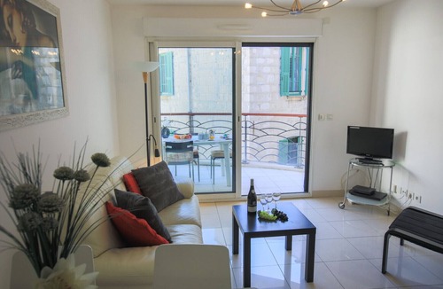 Jean-Medecin Apartment | PALAIS LIBERTE II AP2040 by RIVIERA HOLIDAY HOMES