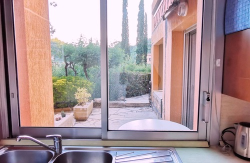 Theoule-sur-Mer Apartment | Panoramic sea views, residence with pool, 5 mins walk to beach & village centre
