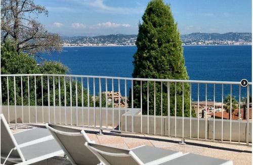 Theoule-sur-Mer Apartment | Panoramic sea views, residence with pool, 5 mins walk to beach & village centre