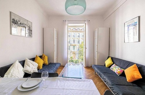 Jean-Medecin Apartment | PERFECTLY POSITIONED BETWEEN THE PROMENADE DES ANGLAIS & SAINT-NICOLAS CATHEDRAL