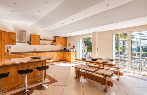 Les Adrets-de-l'Esterel House | Pet friendly home in Les Adrets-de-l'Estére