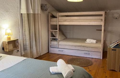 Nant Apartment | Petite maison avec jardin au centre du village
