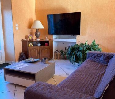Lantriac House | Petite Villa à la campagne - 6 personnes