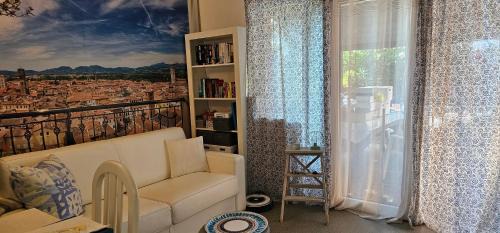 Vallauris House | Petite Villa 4-6 personnes belles terrasses, piscine, plages