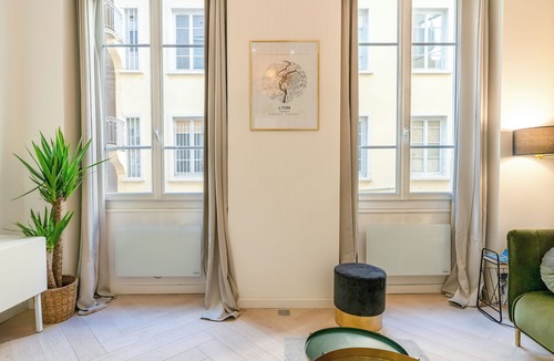 Terreaux - Bat d'argent Apartment | Plein center, Place des Terreaux, Edouard Herriot