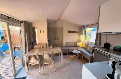 Saint-Molf House | PLENITUDE Collection - 4-bedroom, 2-bathroom mobile home with private spa, sleeps 8